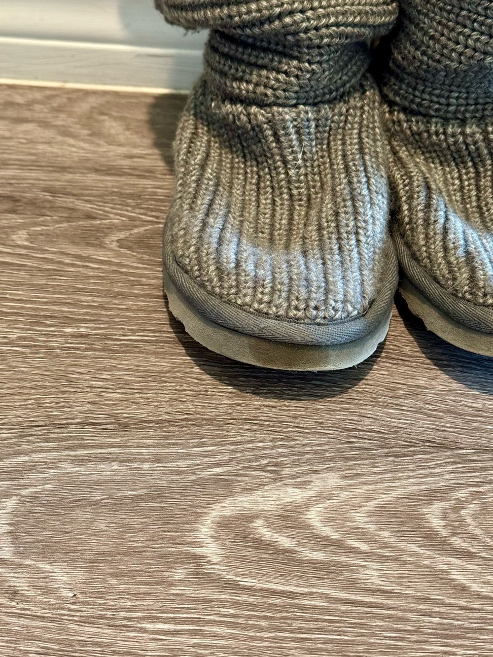 UGG Classic Cardy knit boots F3007K in gray - Picture 4 of 10